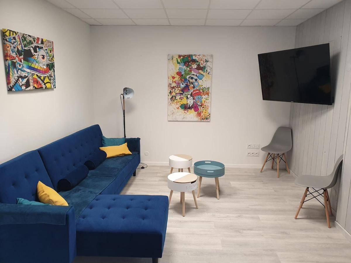 Appartement entier, Two-Bedroom Apartment in Issoire, Parc Naturel Régional Livradois-Forez