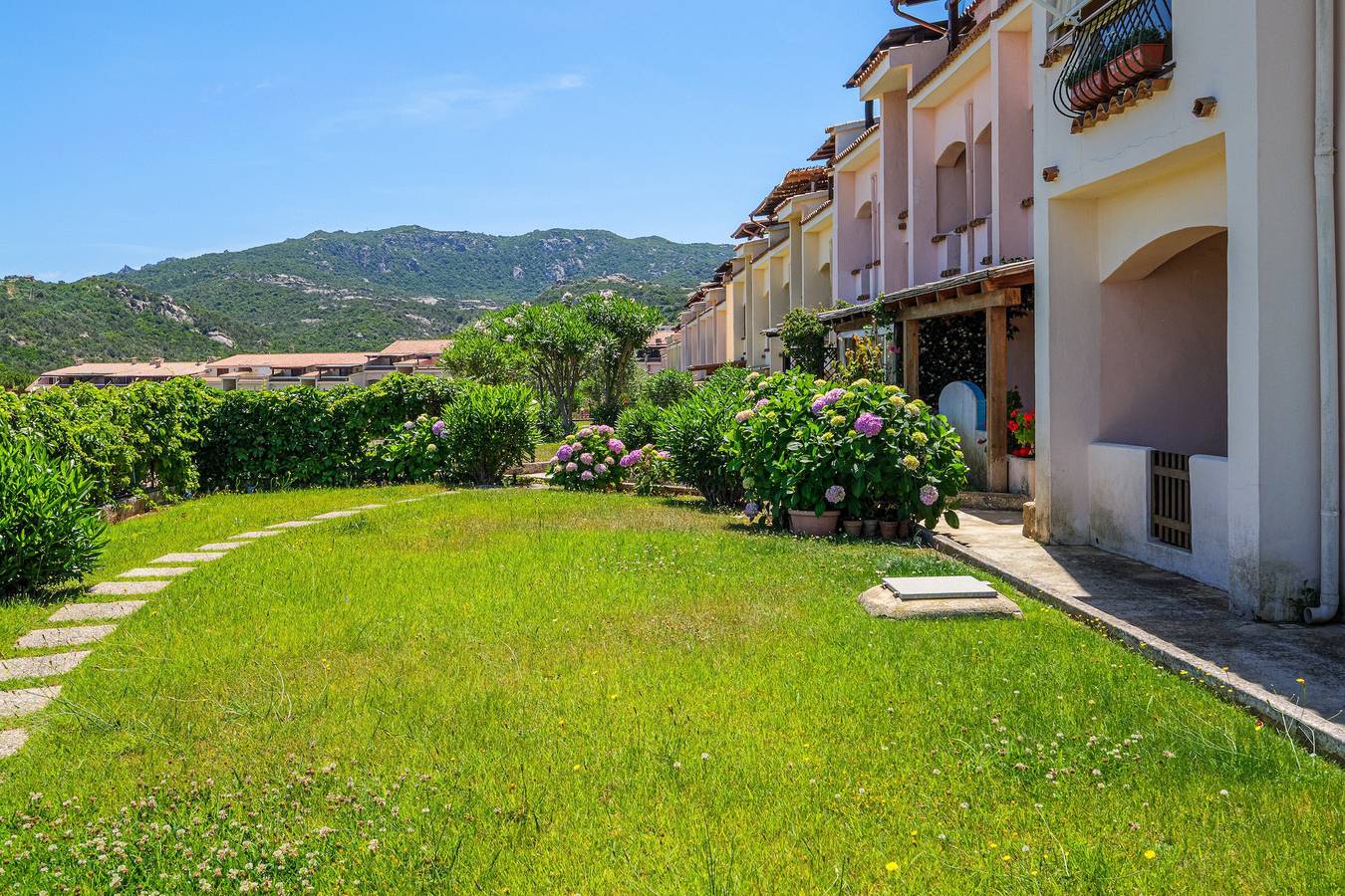 Ferienhaus 'Vista Sul Blu - Costa Smeralda' mit Meerblick, Gemeinschaftspool und Wlan in Baja Sardinia, Arzachena