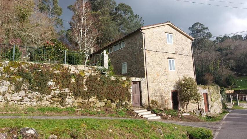 Apartamento para 6 personas, con Balcón y Terraza además de Jardín y Piscina en Moraña