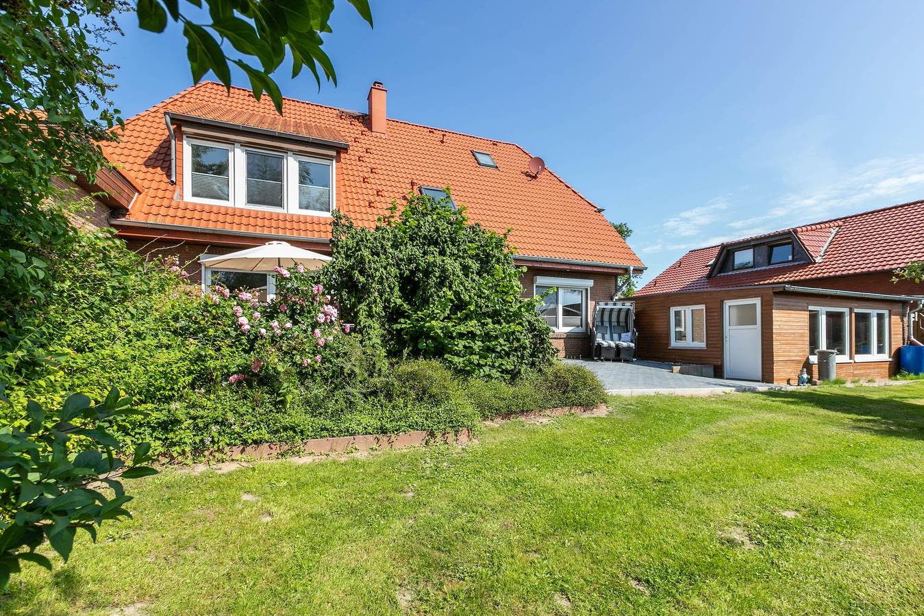 Ferienhaus 'Timeout' mit Terrasse, Garten, Strandkorb und W-Lan in Friedrichskoog, Dithmarschen