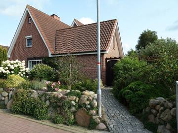 Ferienwohnung 'Haus Am Delfen' mit Gemeinschaftsterrasse, Garten und Wi-Fi