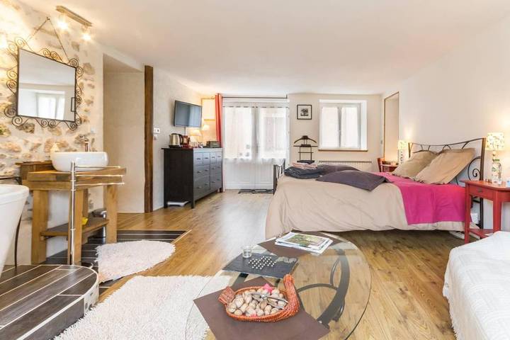 Chambre d’hôte pour 2 personnes, avec jardin et jacuzzi dans Nièvre - 3