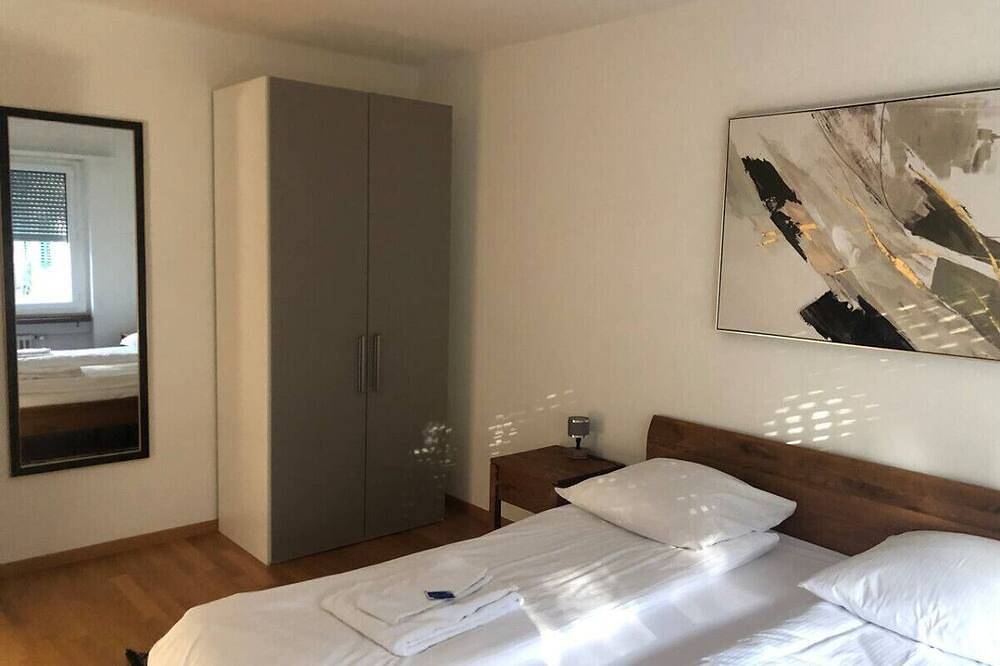 Apartamento entero, Cozy and sunny 2Br flat in the city centre (Sky10) in Zúrich, Distrito de Zúrich