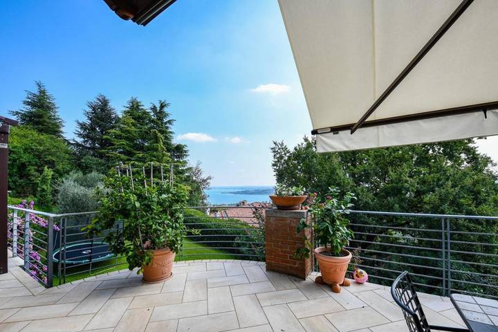 Villa für 8 Personen, mit Garten und Whirlpool sowie Pool am Gardasee - 3