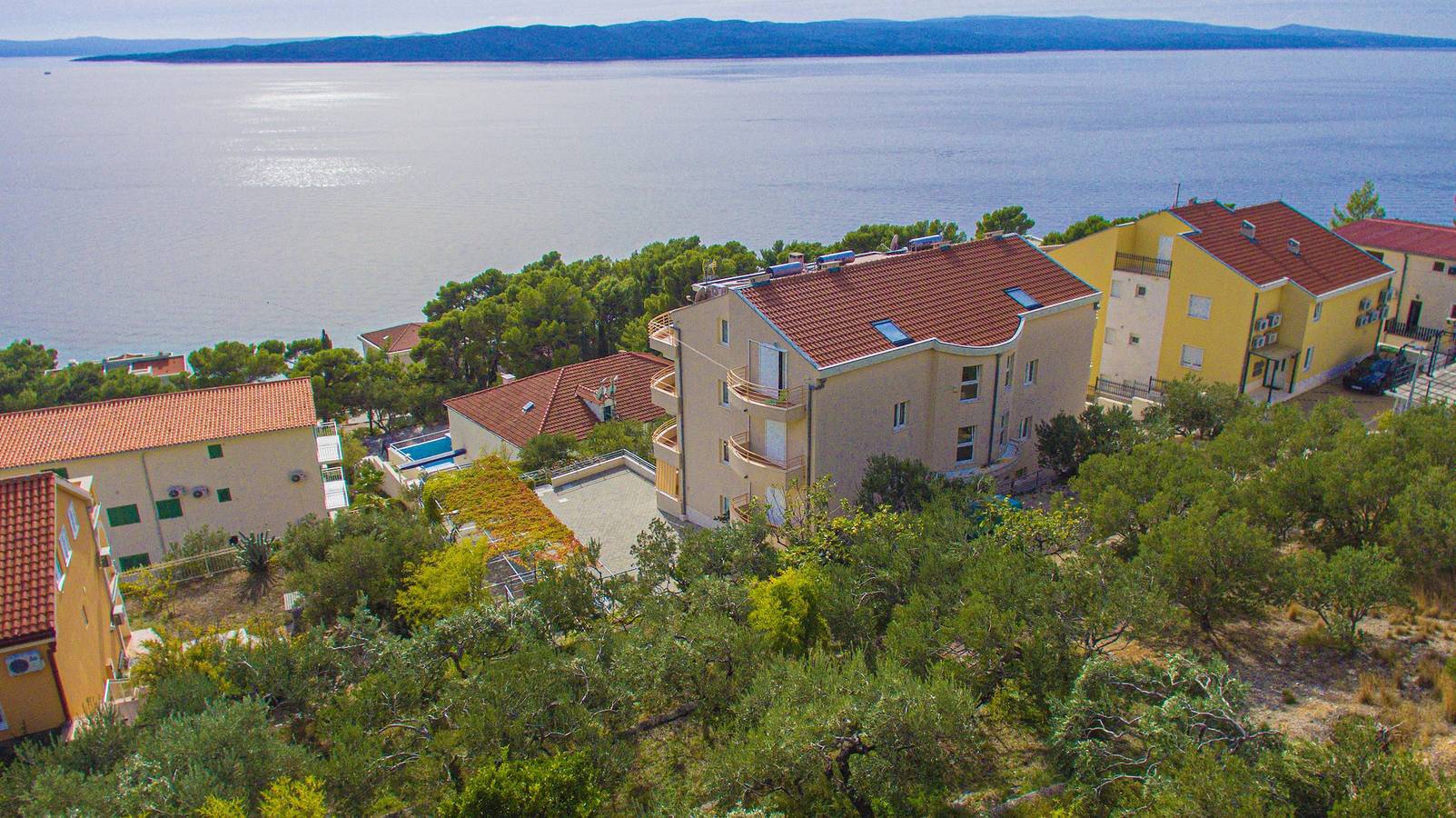 Ganze Wohnung, 2-Zimmer-Ferienwohnung mit Terrasse und Meerblick Brela, Makarska A-20066-a in Brela, Makarska Riviera