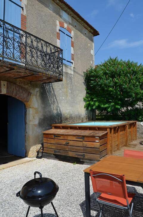 Location de vacances pour 10 personnes, avec jardin ainsi que vue et piscine à Le Boulvé - 3