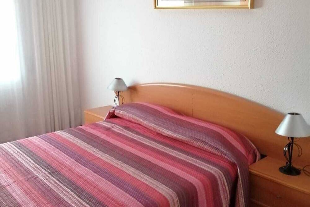 Geheel appartement, Bella Carmen Apartment: for 6 people in Cunit, Costa Dorada