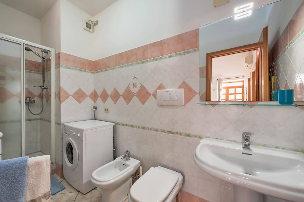 Holidayhouse Villa Nancy in Amalfi with stunning view of the sea, parking nearby in Tovere, Amalfikust