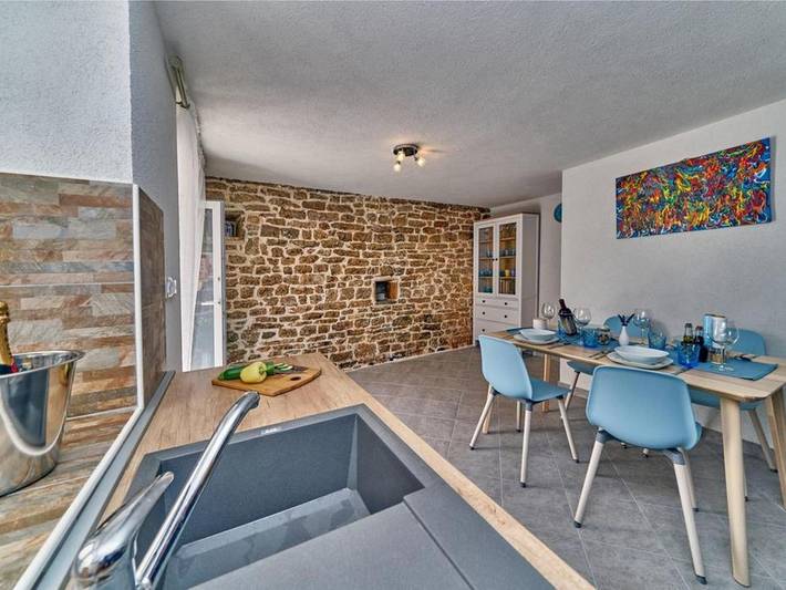 Villa pour 5 personnes, avec jacuzzi ainsi que terrasse et jardin, animaux acceptés dans Šolta - 4