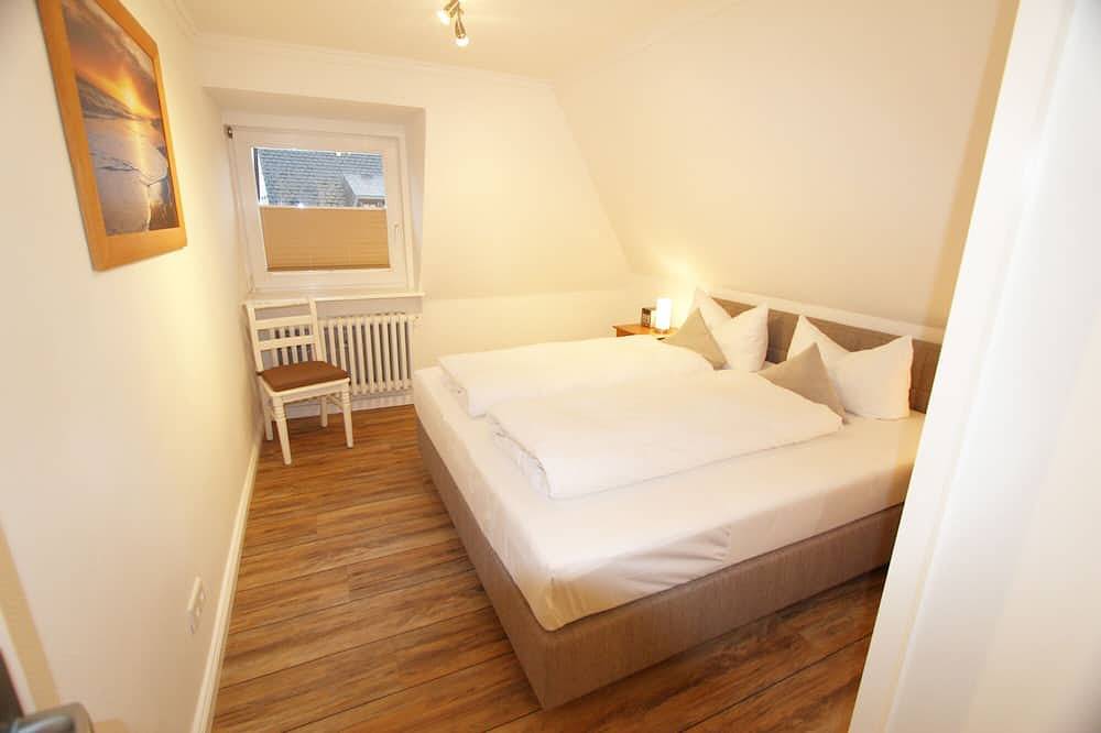 Ganze Wohnung, Kleine gemütliche Ferienwohnung mit zwei Zimmern im Osten Wenningstedts in Wenningstedt, Sylt