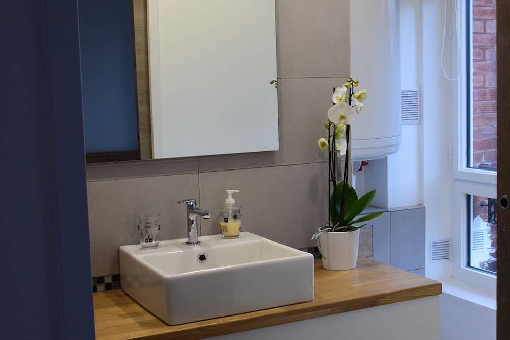 Appartement entier, Appt 2P - 4 personnes - Paris centre 15 mn in Cachan, Val-de-Marne
