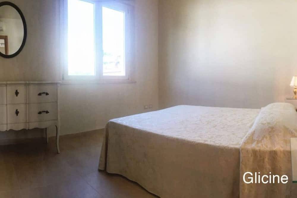 Appartamento intero, Casa Glicine, rooftop terrace close to the seaside in Lido di Camaiore, Riviera Toscana