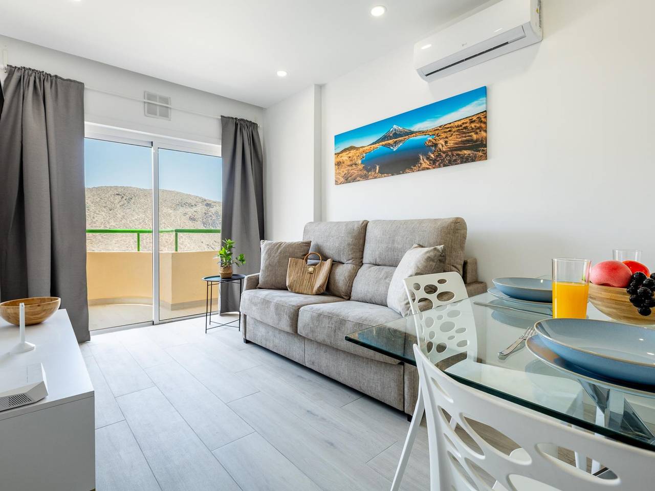 Ganze Ferienwohnung, 31 Los Cristianos direkt am Meer, Schwimmbad, kostenloses Wifi in Los Cristianos, Arona