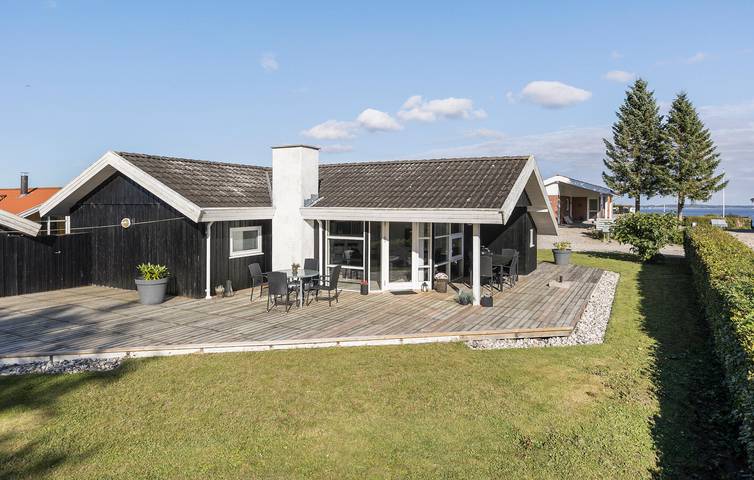 Ferienhaus für 7 Personen, mit Terrasse und Whirlpool sowie Garten und Sauna in Vemmingbund