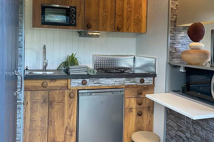 Gîte pour 2 personnes, avec jardin et terrasse, animaux acceptés à Faverges - 4