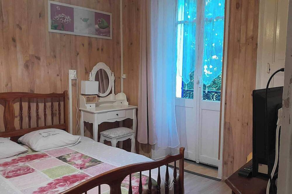 Entire apartment, Homerez - Apt. Néris-les-Bains in Néris-les-Bains, Montluçon region