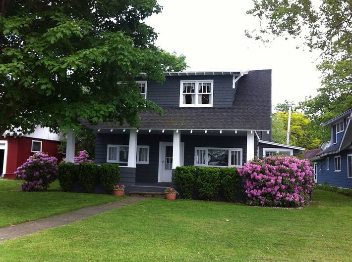 Vacation rental for 10 people, with yard in Chautauqua Lake