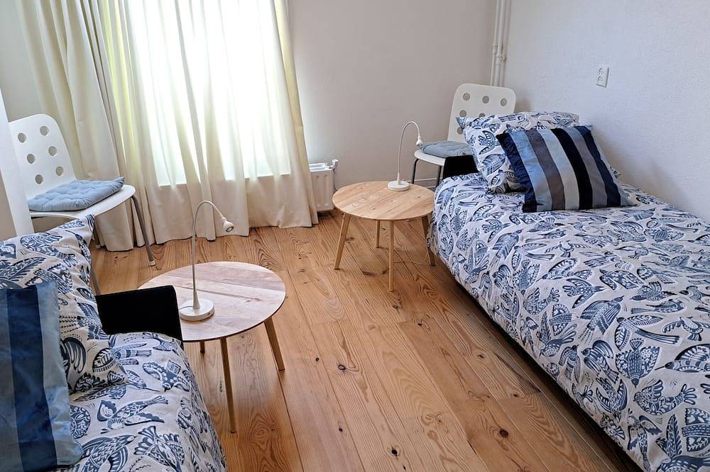 Family house in the green and near Amsterdam with very spacious living room in Holländische Küste