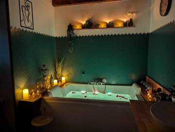 Cottage pour 4 personnes, avec jacuzzi et terrasse, animaux acceptés dans Cognin-les-Gorges