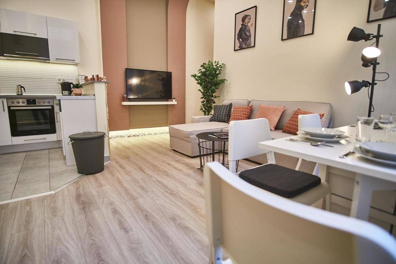Geheel appartement, F4 Design Apartment- Budapest in Boedapest, Danube-Ipoly National Park