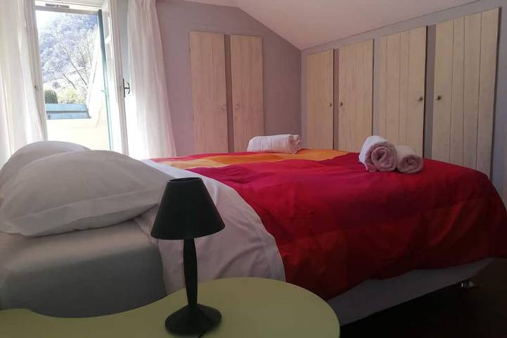 Beautiful Lake Front Villa, tolle Comer See, exklusive Lage !! in Argegno, Gemeinde Argegno
