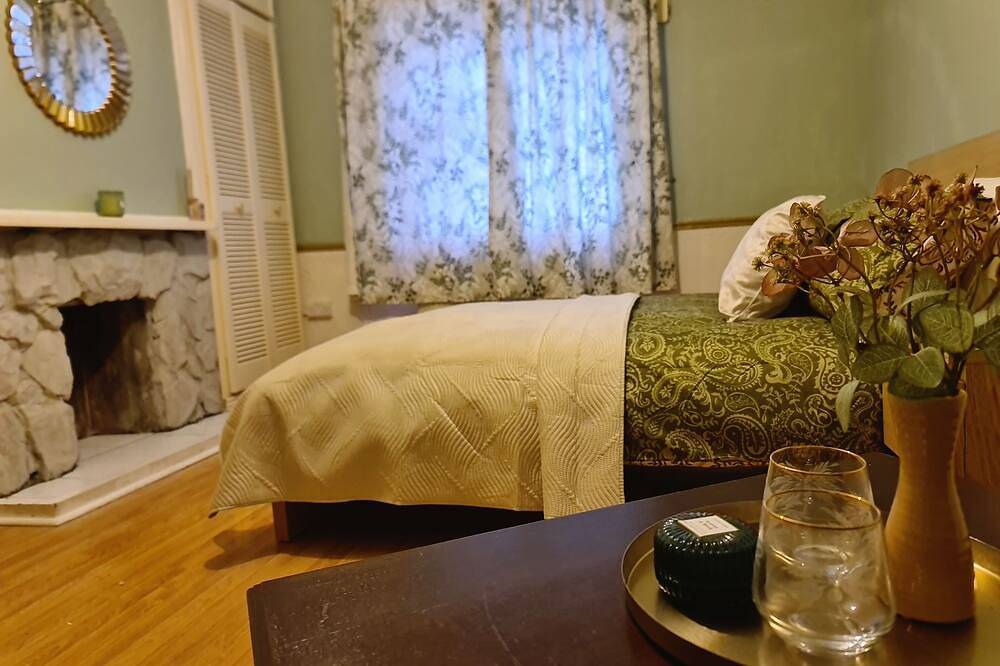 7 bedroom Guesthouse in County Kildare