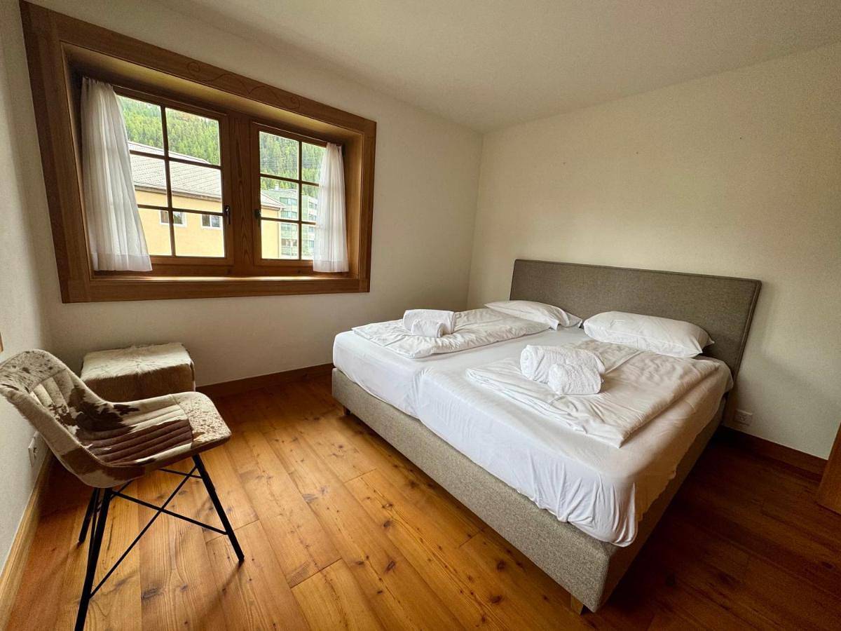 Ganze Wohnung, Three-Bedroom Apartment with Lake View in St. Moritz 3 Bad, St. Moritz