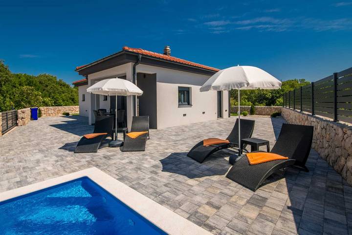 Villa mit pool für 6 Personen, mit Garten und Terrasse sowie Pool auf Krk - 3