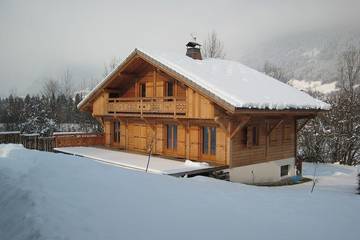 Gîte pour 12 personnes, avec jardin ainsi que jacuzzi et sauna à La Rivière-Enverse