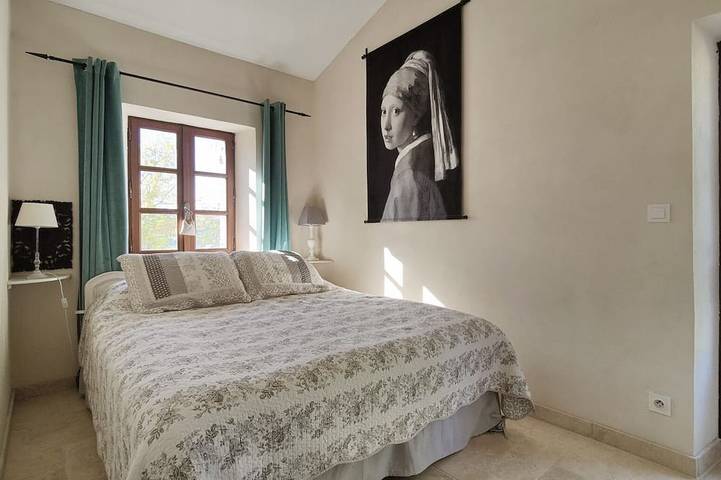 Location de vacances pour 4 personnes, avec jacuzzi ainsi que jardin et terrasse, animaux acceptés à Saint-Martin-de-Castillon - 3