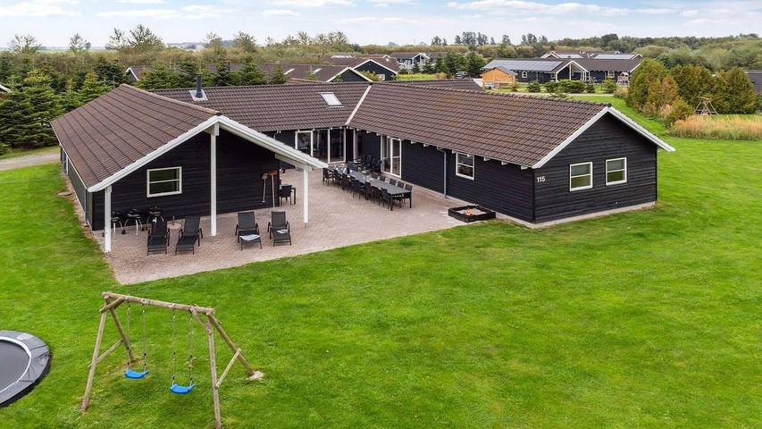 Ferienhaus für 26 Personen, mit Pool und Terrasse sowie Sauna und Whirlpool auf Falster