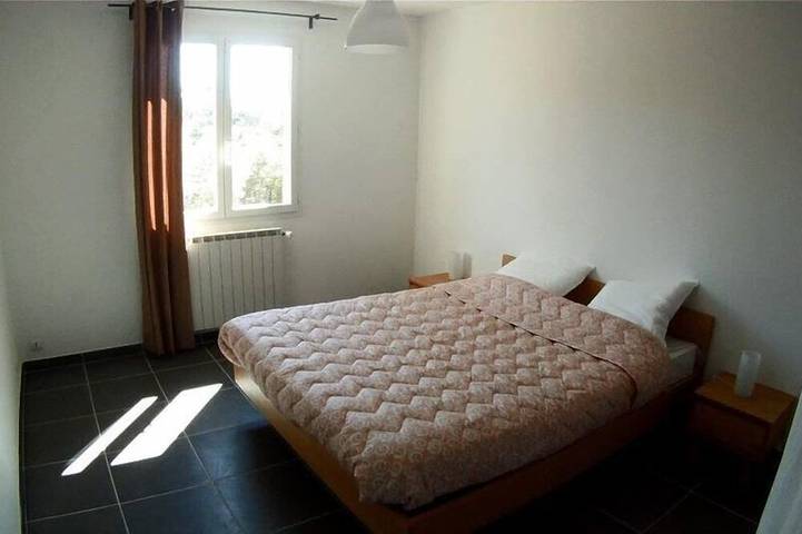 Location de vacances pour 8 personnes, avec terrasse et jardin, animaux acceptés à Orgnac-l'Aven - 2