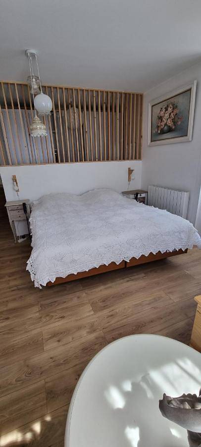 Gîte pour 2 personnes, avec jardin, animaux acceptés à Javerlhac-et-la-Chapelle-Saint-Robert - 4