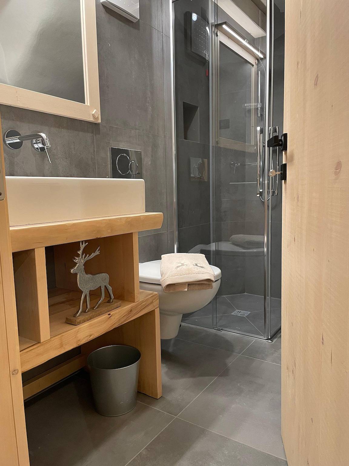 Ganze Wohnung, Stylish Mountain Apartment in San Vito di Cadore, Dolomiti Superski