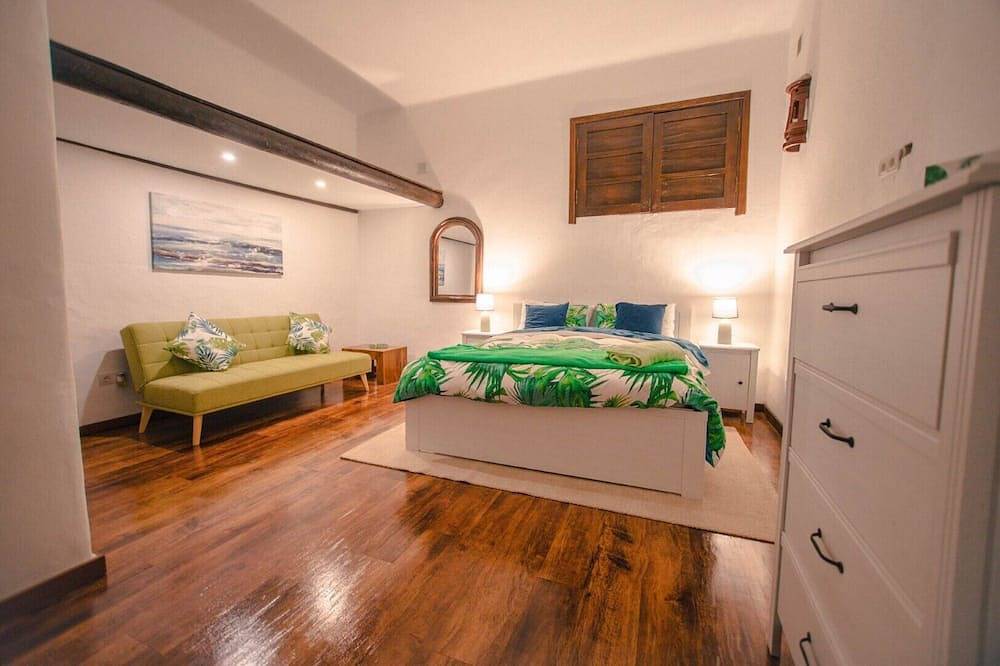 Apartamento entero, Rural boutique 2 bedroomed retreat in the quiet village of Conil Lanzarote in Conil, Tías