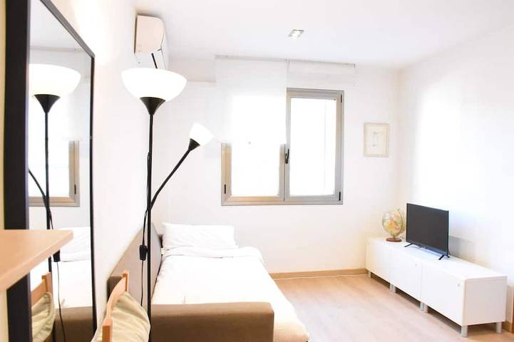 Entire apartment, Sweet Bcn Plaza Universidad in Barcelona Centre, Barcelona