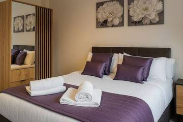 Holiday Rental for 5 People in Huddersfield, West Yorkshire, Photo 3