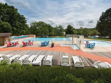 Camping für 2 Personen, mit Kinderpool in der Auvergne