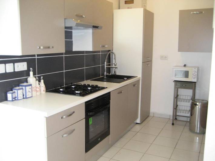 Location de vacances pour 3 personnes, avec piscine et terrasse à Milhaud - 3