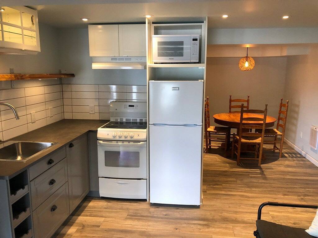 Ganze Wohnung, Wunderschöne Privatsuite am See von Cowichan - für 5 Personen in Youbou / Meade Creek, Cowichan Valley Regional District