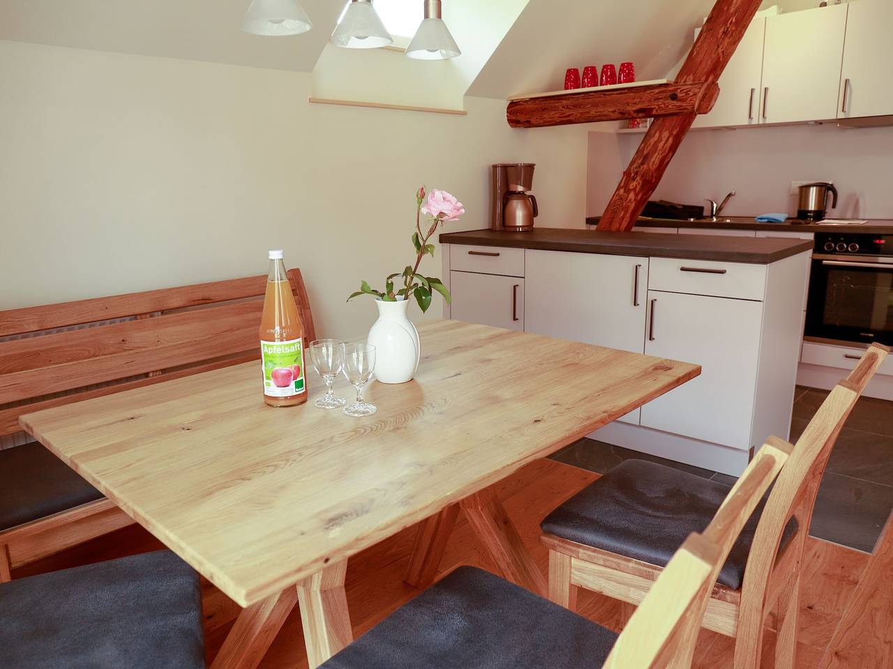 Entire apartment, Apartment 'Maisonette Ferienwohnung Tenne' with Shared Garden, Balcony and Wi-Fi in Iphofen, Franconian Wine Country