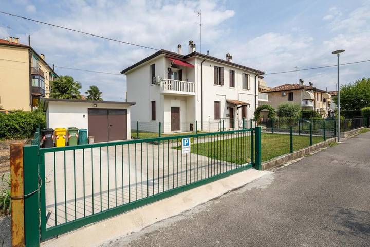 Appartamento per 4 persone, con giardino e panorama in Conegliano