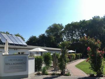 Ferienhaus für 4 Personen, mit Sauna und Garten in Bastorf