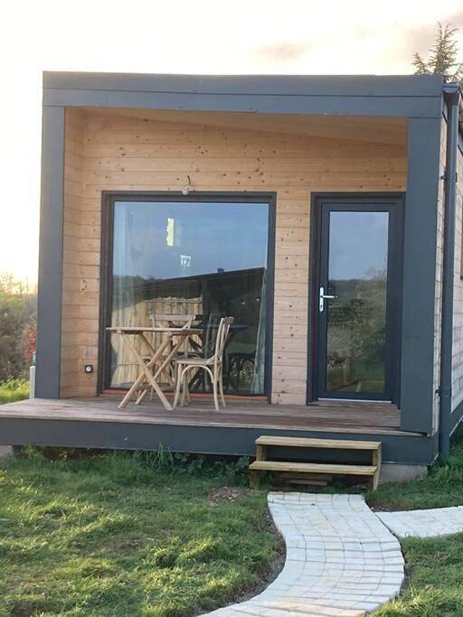 Gîte pour 2 personnes, avec jardin ainsi que piscine et jacuzzi à Sérignac - 4