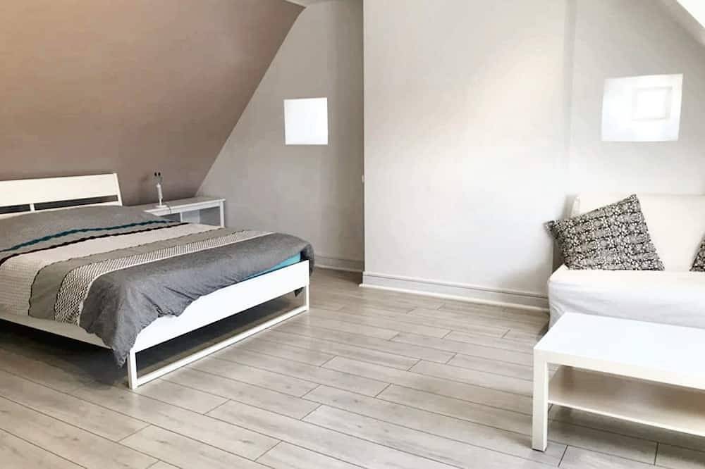 Homerez - Casa acogedora en Bagnols con terraza y jardín in Bagnols, Parque Natural Regional Volcans d'Auvergne