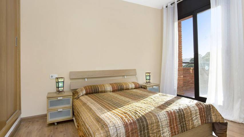 Casa rural para 9 personas, con piscina y jardín en Canyelles - 4