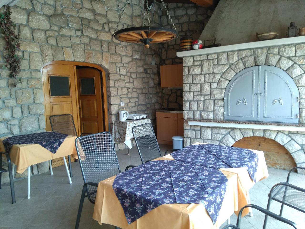 Ivana Novi Vinodolski in Novi Vinodolski, Primorje-Gorski Kotar