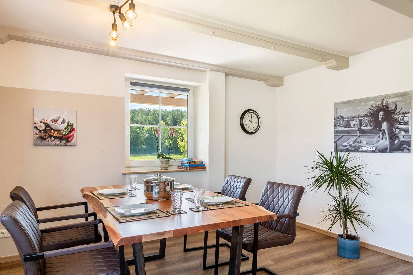 Ganze Wohnung, Ferienwohnung 'Mayerhofer 1' mit Privatterrasse, Gemeinschaftsgarten und Wi-Fi in Arnstorf, Ostbayern