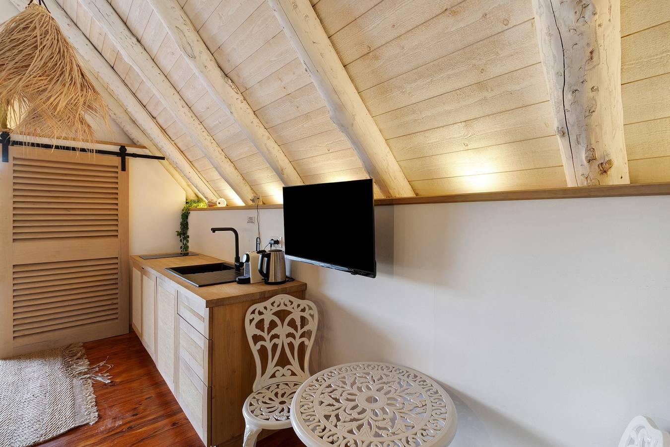 La Cabane Java – Escapade romantique en pleine nature avec spa privé, terrasse et activités in Angoisse (Dordogne), Périgord Vert