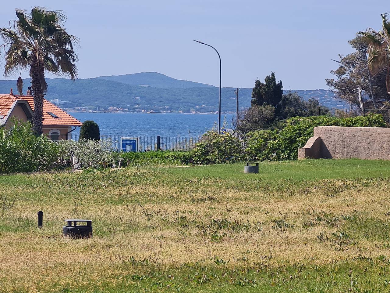 Entire apartment, 3-room apartment with terrace in private residence Sainte-Maxime in Sainte-Maxime, Draguignan region